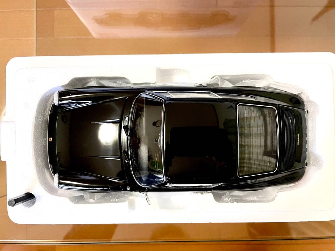 価格変更 1/18 シュコー ポルシェ911S クーペ1973ブラック 未展示品