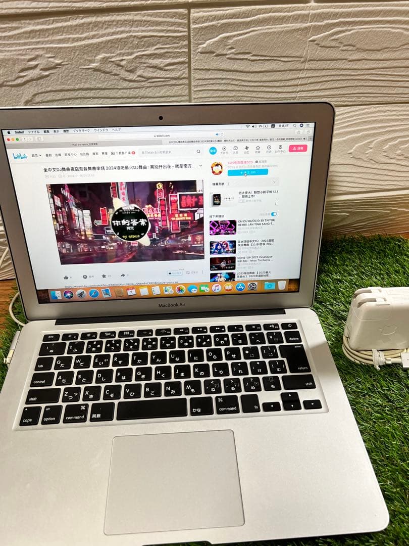 Apple MacBook Air 13インチ core i7