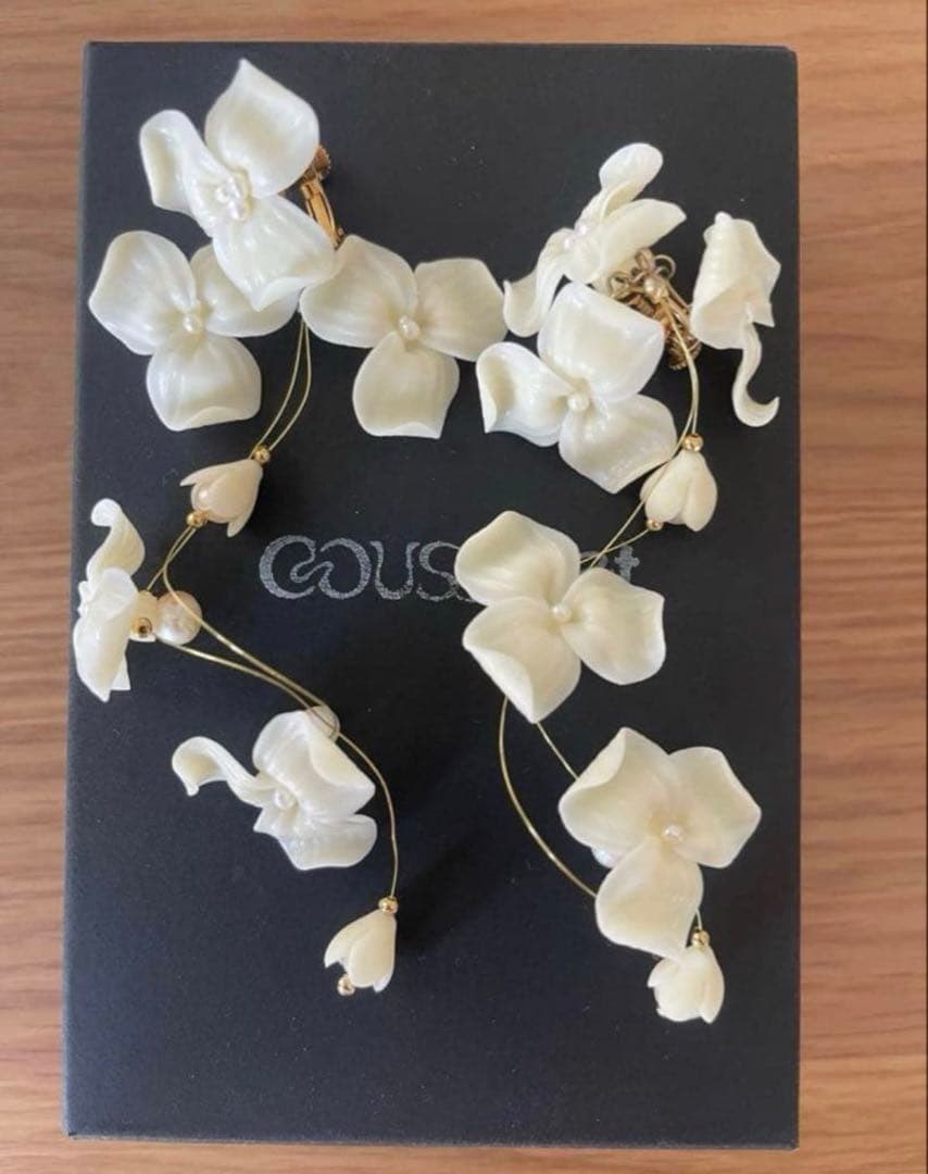 着画ありcoussinet クシネ イヤリング ブライダル　披露宴