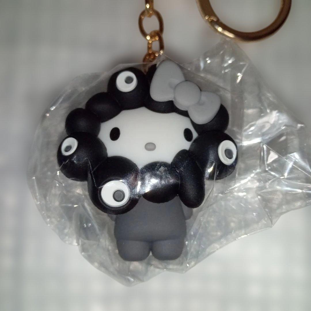 m*e様 関西万博会場限定　キティ　黒ミャクミャクなりきりキーホルダー　ノーマル