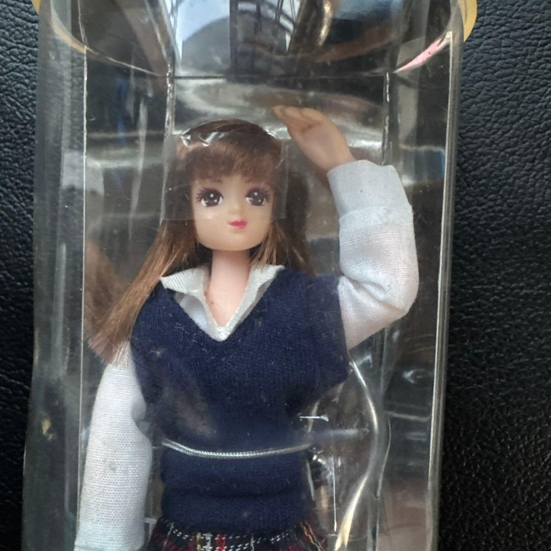 タカラ CompactDoll セーラー服フィギュア• りかちゃん￼ -レア希少