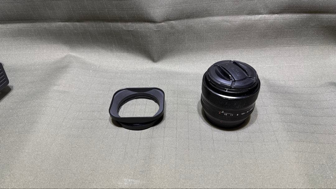 XF35mmF1.4 R 中古　富士フィルム用　レンズフードのおまけ付き