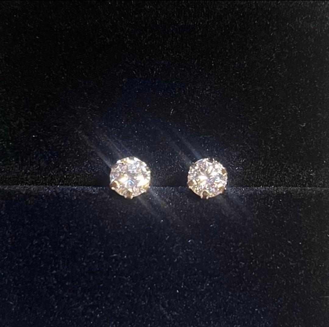 天然ダイヤモンドピアス 計0. 943ct 約1カラット 中央宝石