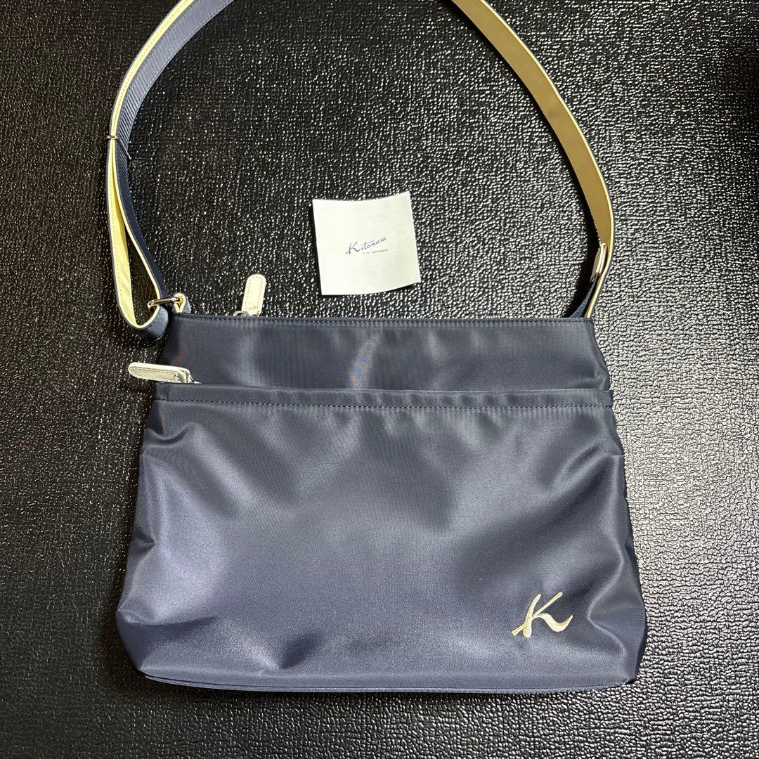 キタムラ　ナイロンショルダーバッグ　ネイビー