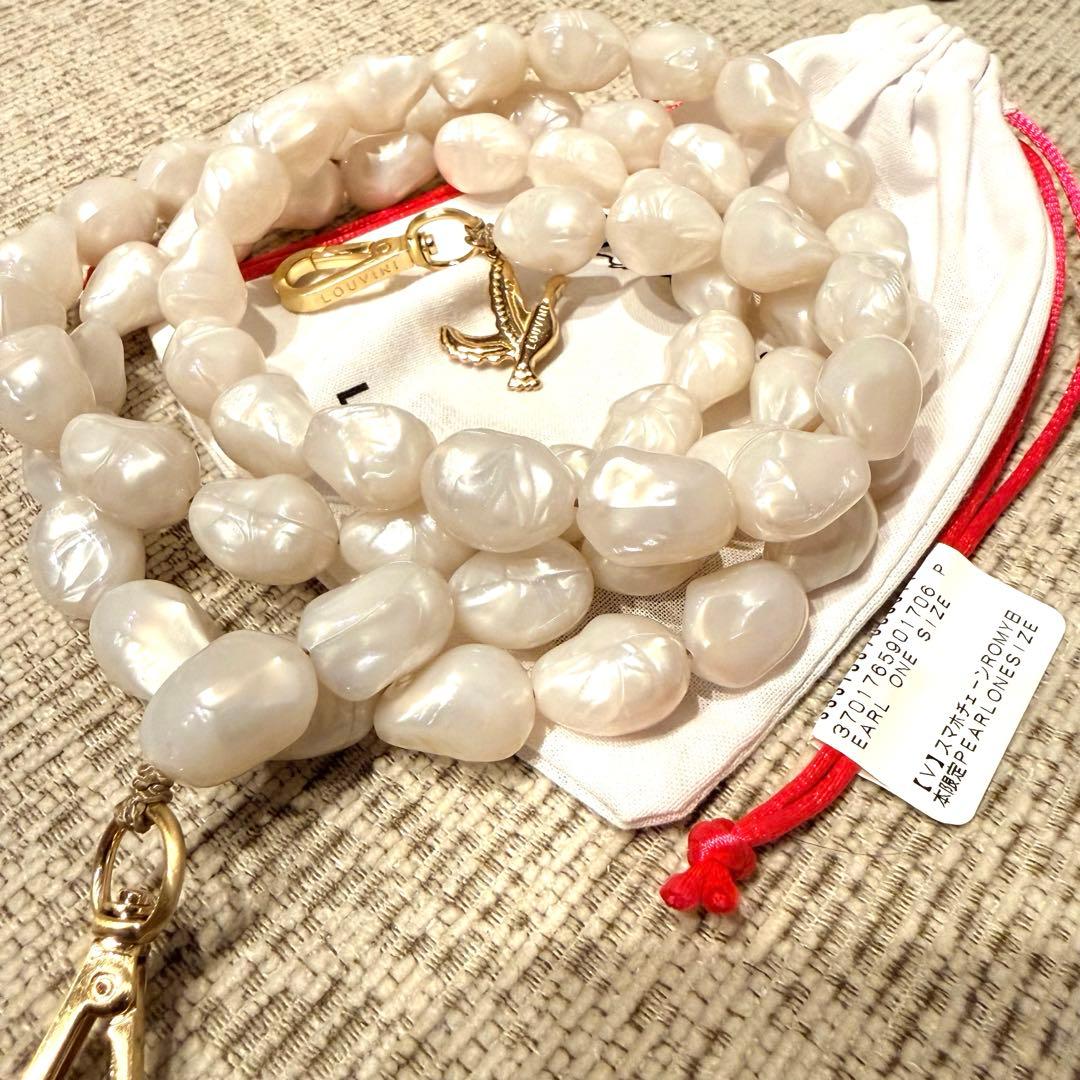 【美品】LOUVINI ルヴィニパリ　スマホチェーン　パール
