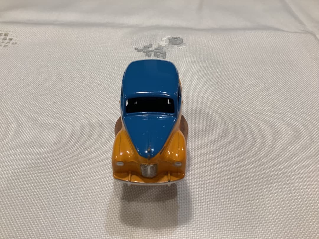 オールドディンキートイズ　Austin Devon ミニカー