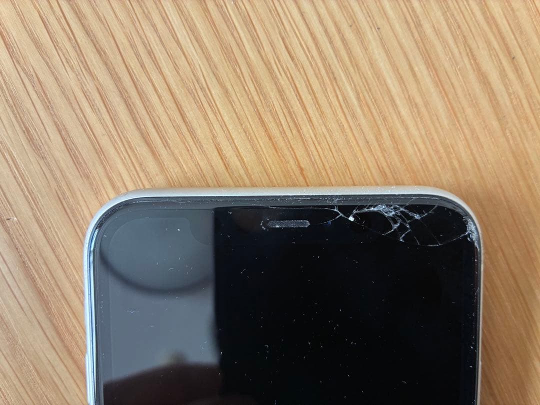 iphone11 ホワイト　64GB