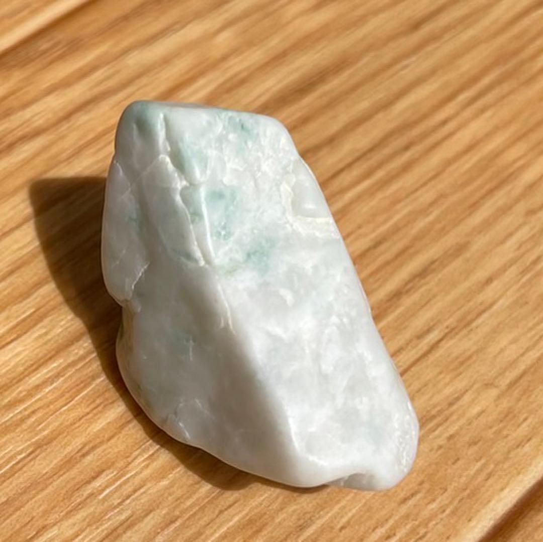 糸魚川翡翠 白地にグリーン 海岸採取