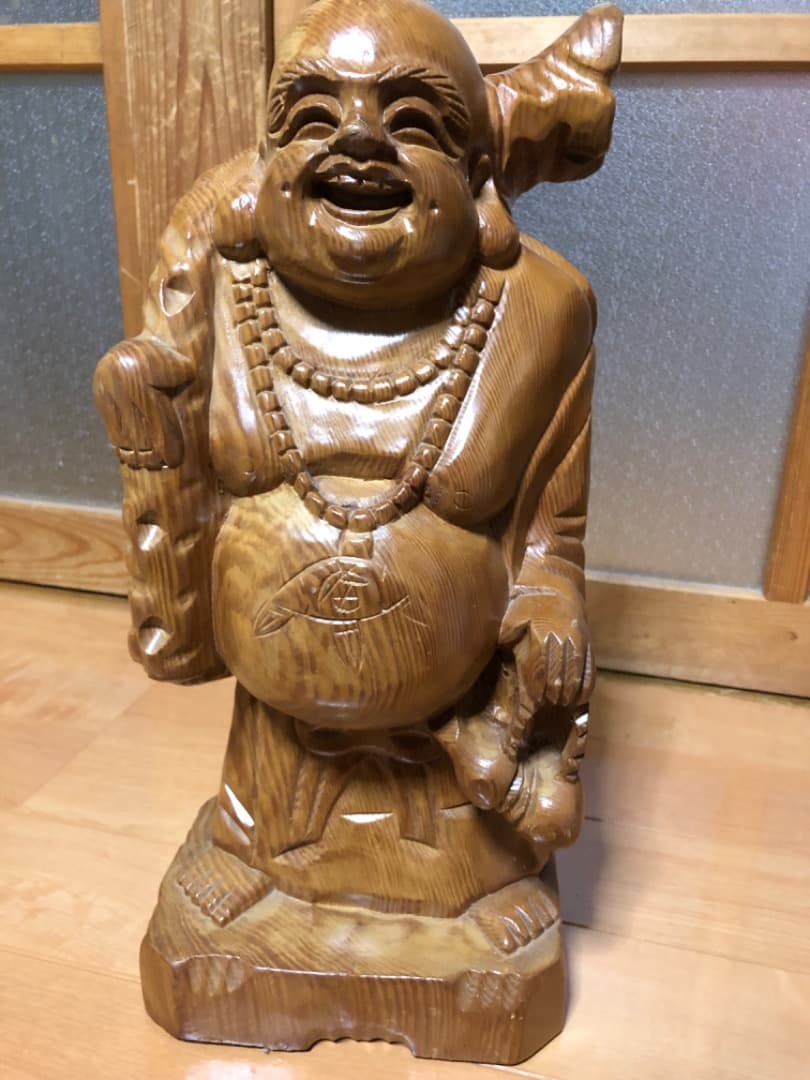 布袋尊の木の彫り物