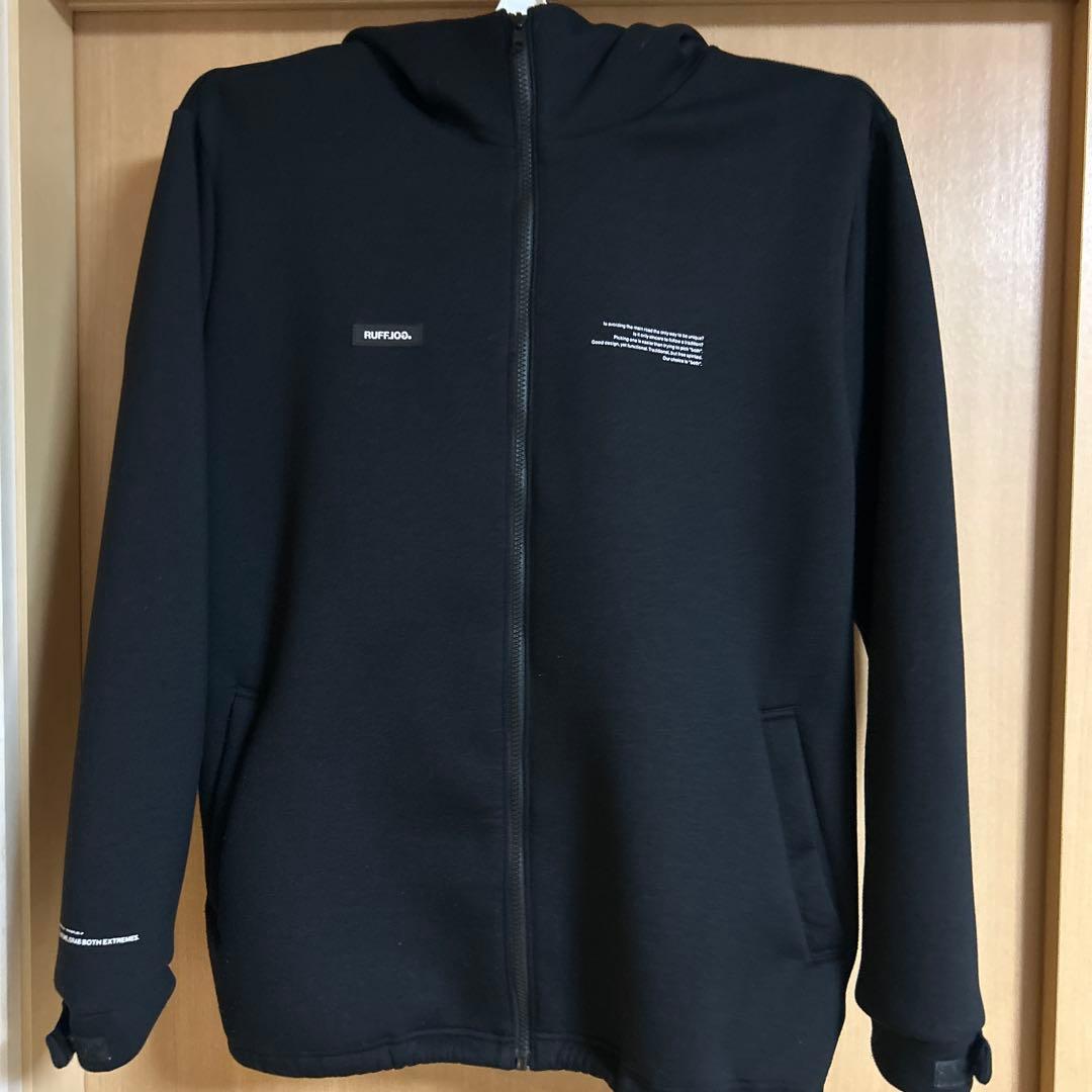 RUFFLOG ラフロッグ　ブラックパーカー フード付き