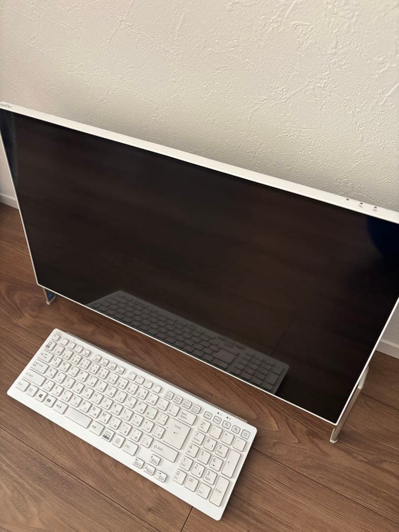 ディスプレイ本体とキーボード　マウスセット