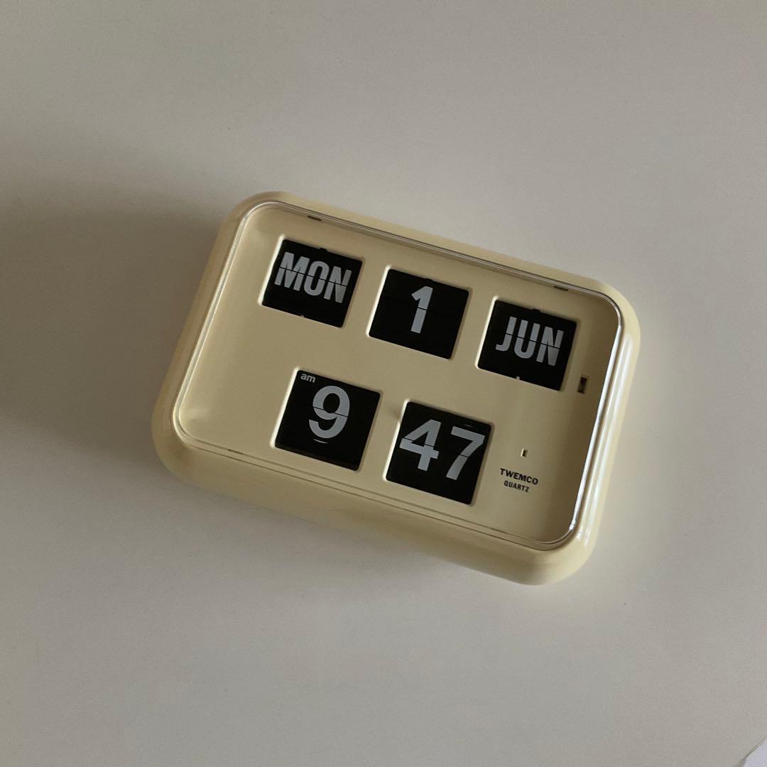 TWEMCO QUARTZ　クロック　クリーム色　パタパタ時計
