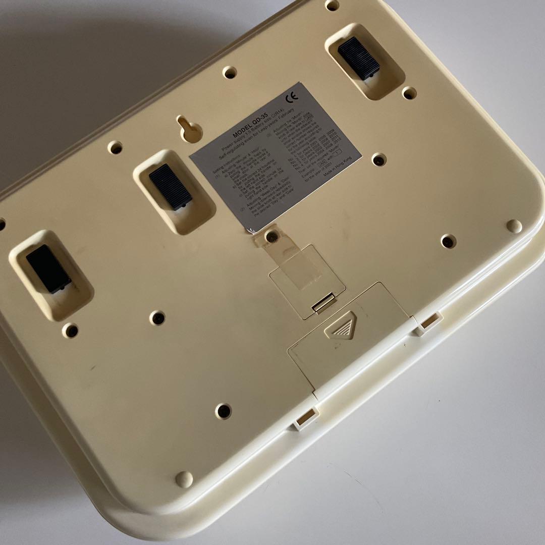 TWEMCO QUARTZ　クロック　クリーム色　パタパタ時計