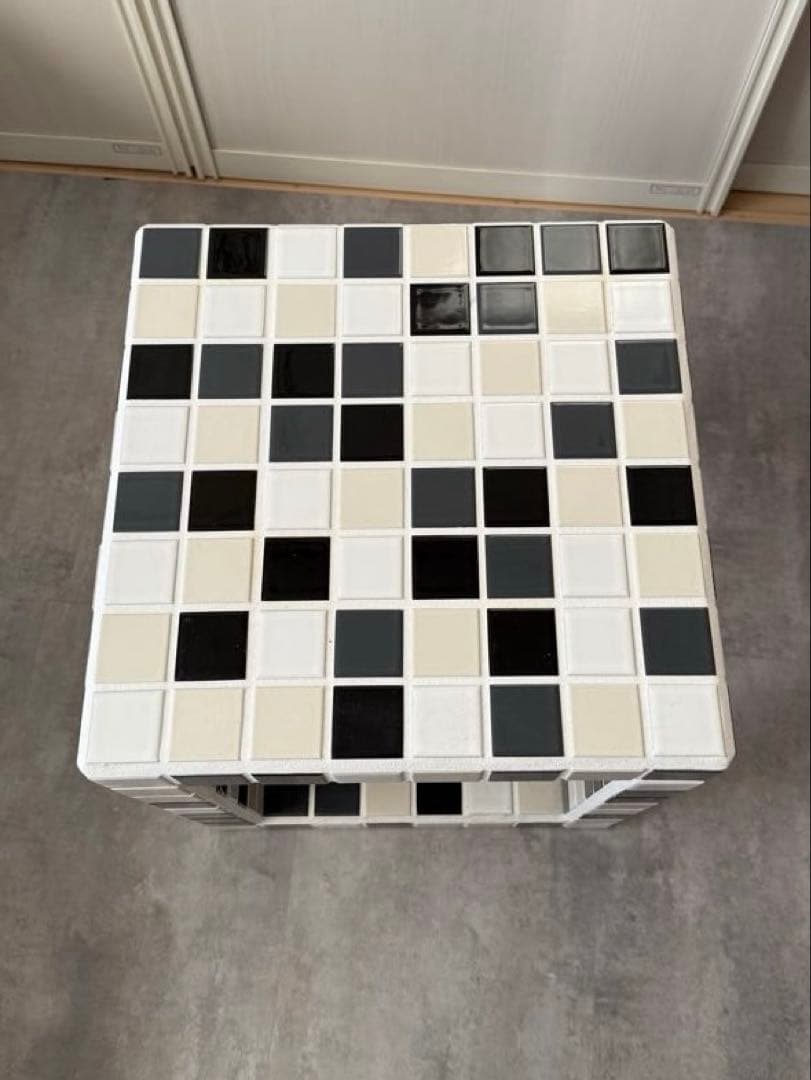 タイルスツール サイドテーブル デザイナーズスツール レコード台 タイル家具