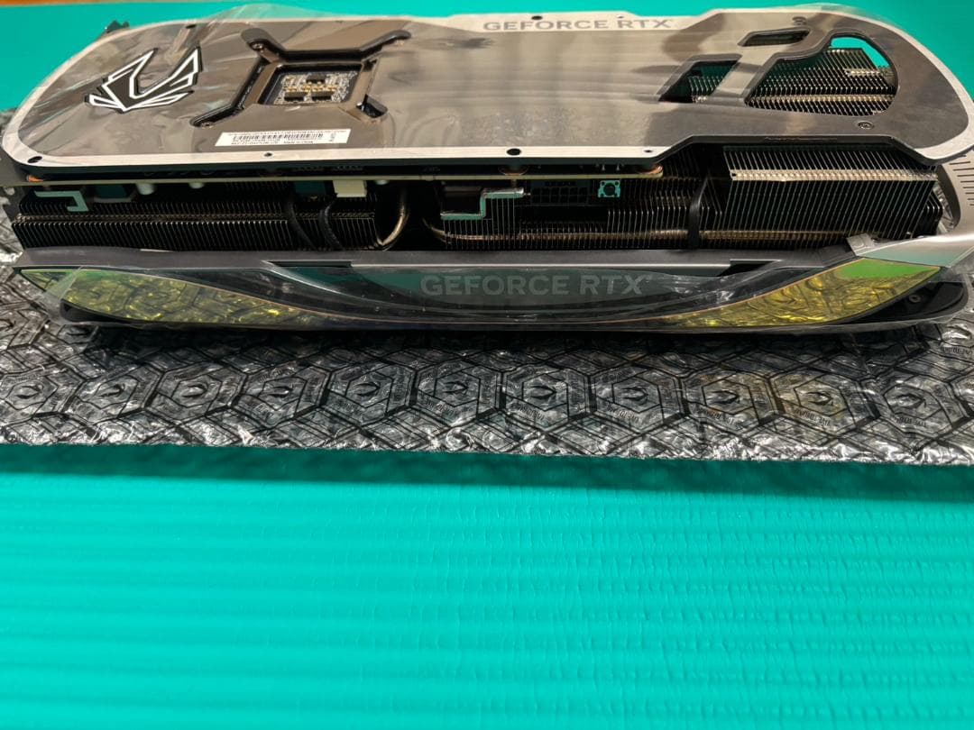 ZOTAC RTX 4070Ti AMP Extreme AIRO+おまけ