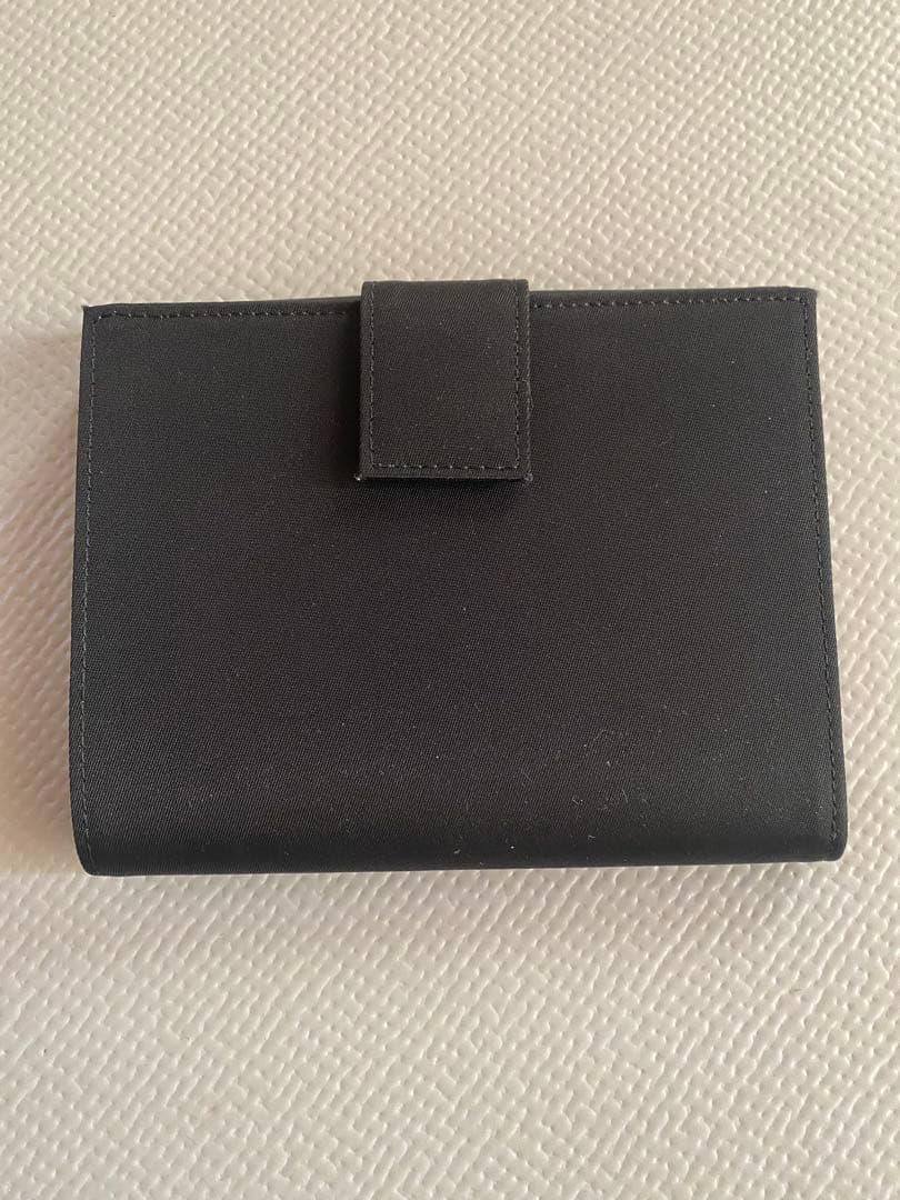 PRADA 3つ折り財布　ナイロン　ロゴ