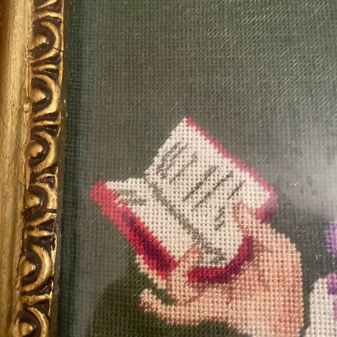 “読書する娘”の絵画 金色フレーム付き