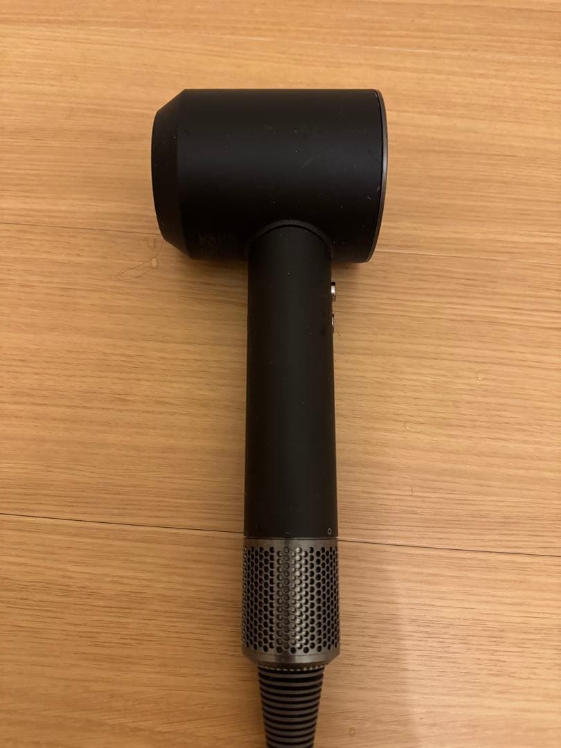 Dyson Supersonic ionicイオンヘアドライヤー HD03