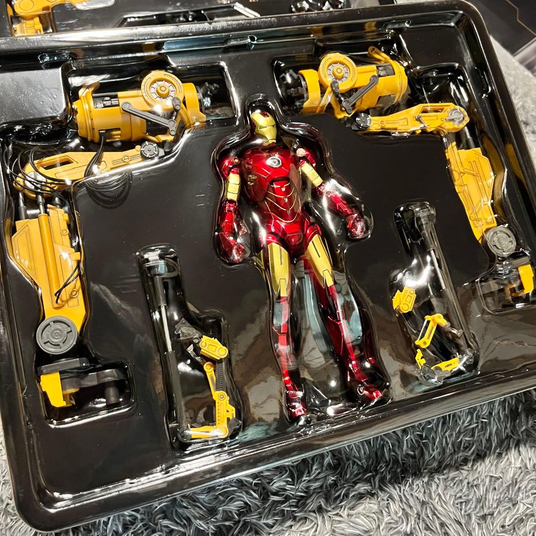 ZDtoys アイアンマン 本体＆修理台 スーツアップガントリー フィギュア