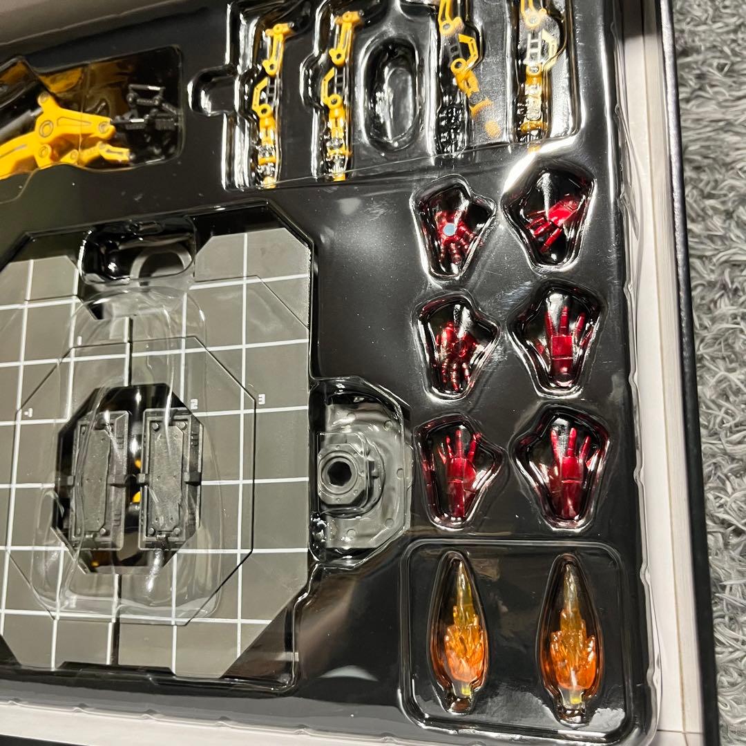 ZDtoys アイアンマン 本体＆修理台 スーツアップガントリー フィギュア