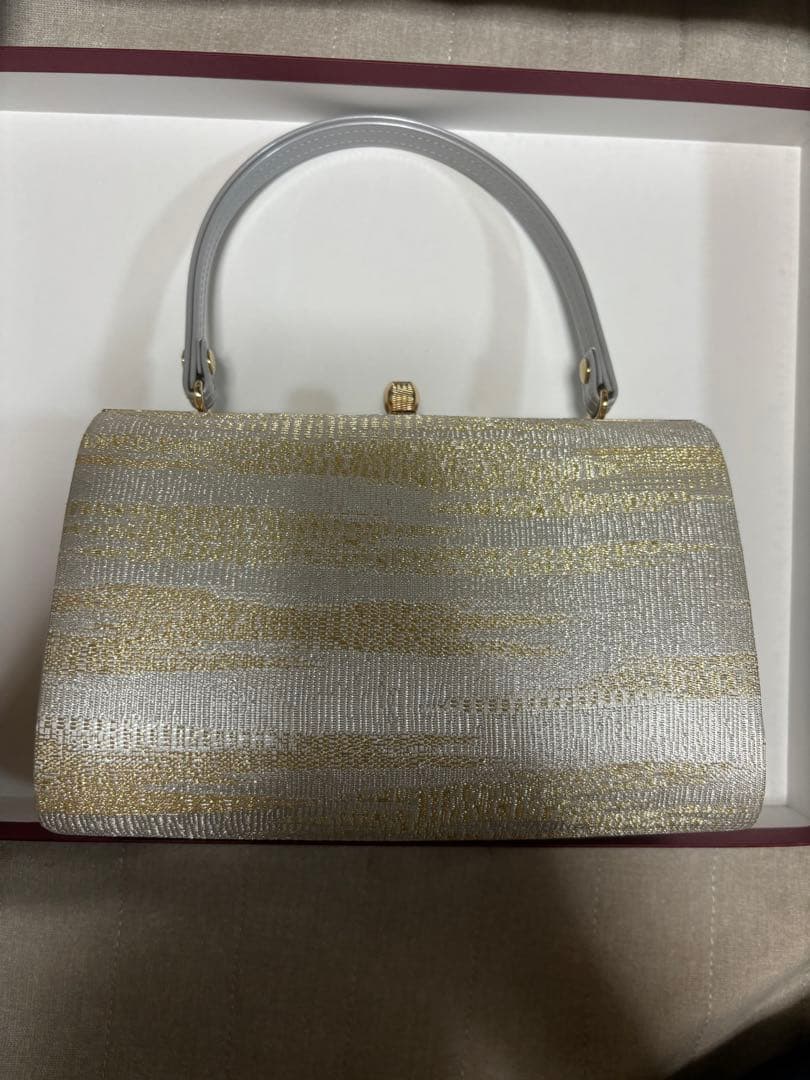 シルバー バッグとグレー 草履 セット