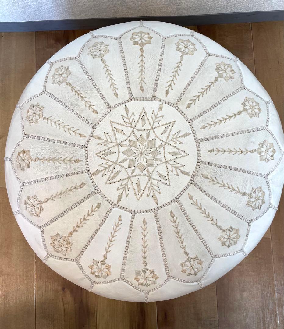 ディアモロッコ 山羊皮オットマン プフ 白 中綿付き