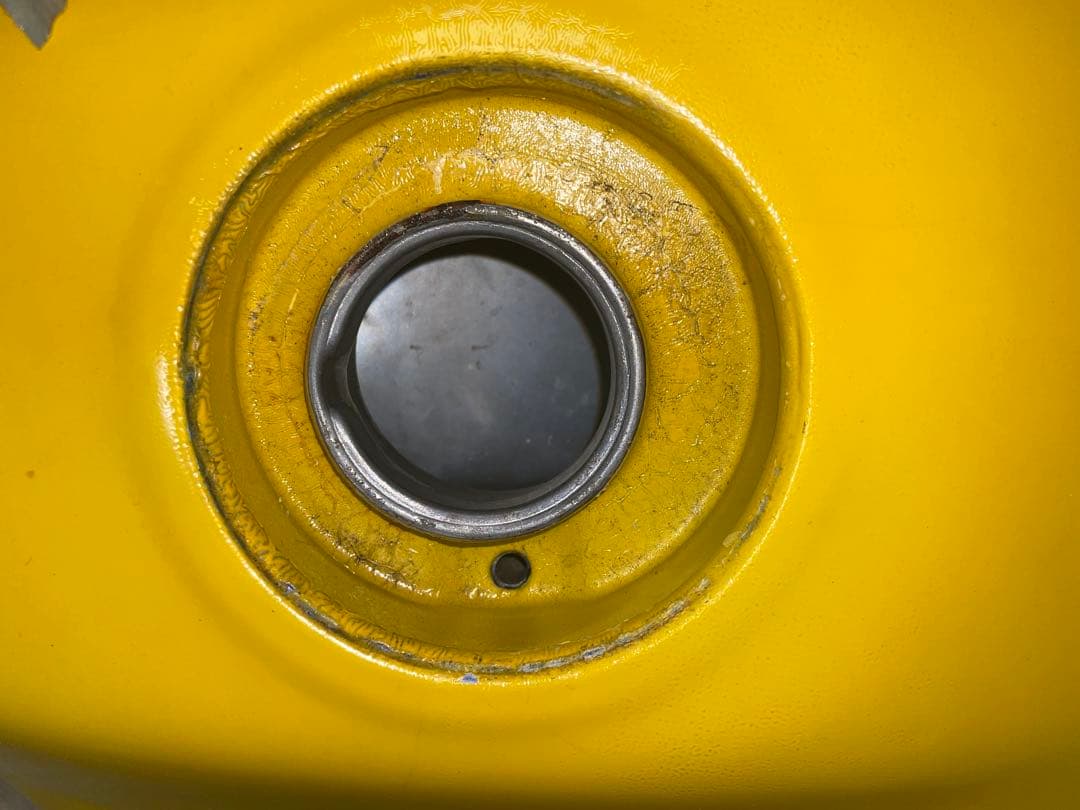 ホーネット250 イエロー タンク 凹み傷あり