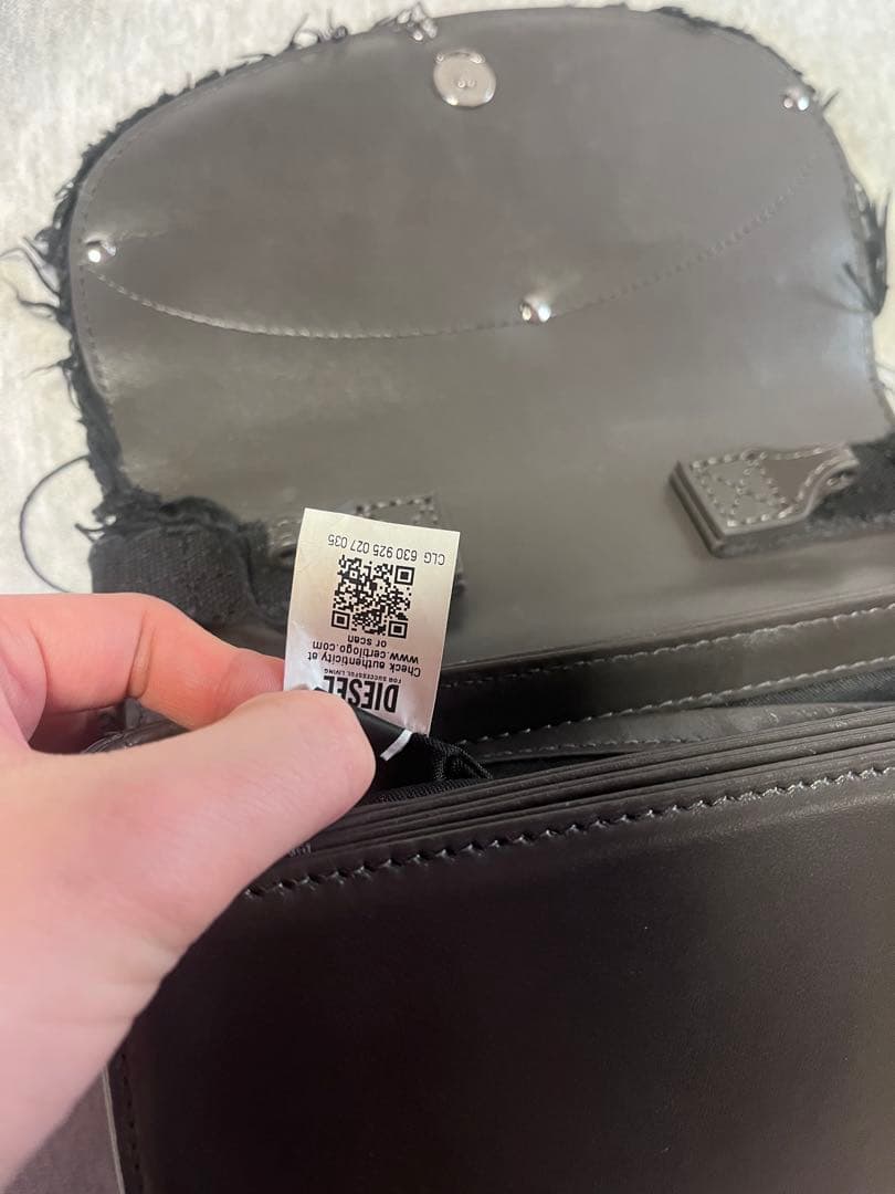 【お金ナイダー】DIESEL 1DRバッグ フリンジ付き ストーン