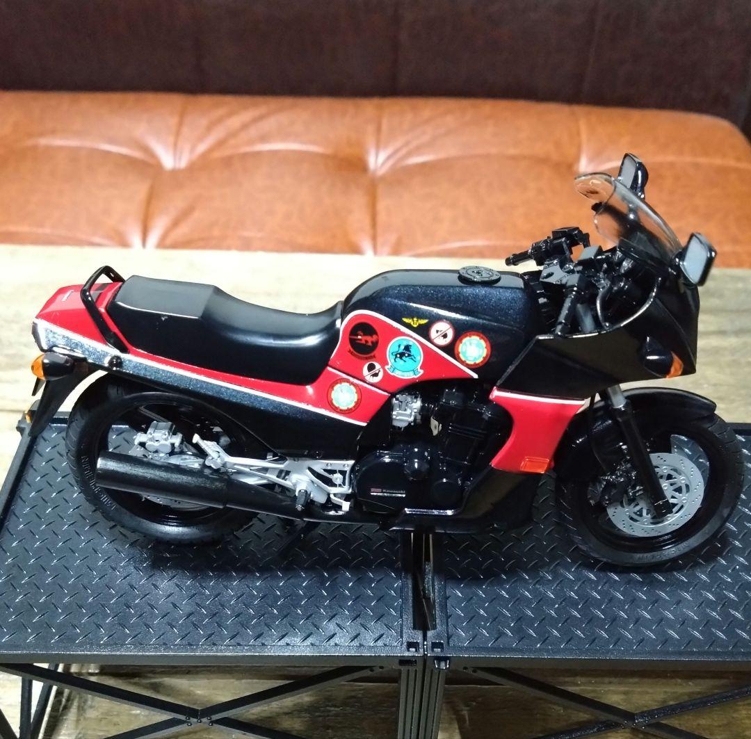 カワサキ　GPZ900R ニンジャ　1/12 　トップガンバージョン　完成品