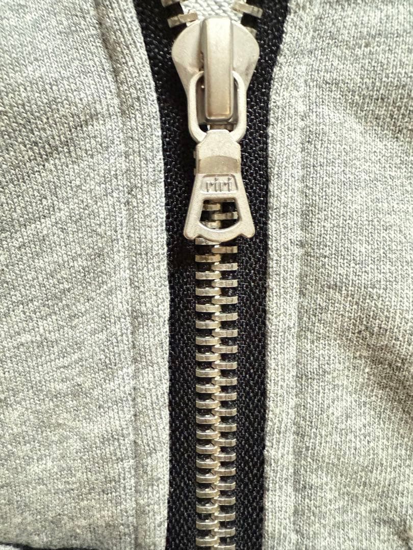 AMIRI ダメージ加工 ジップパーカー グレー