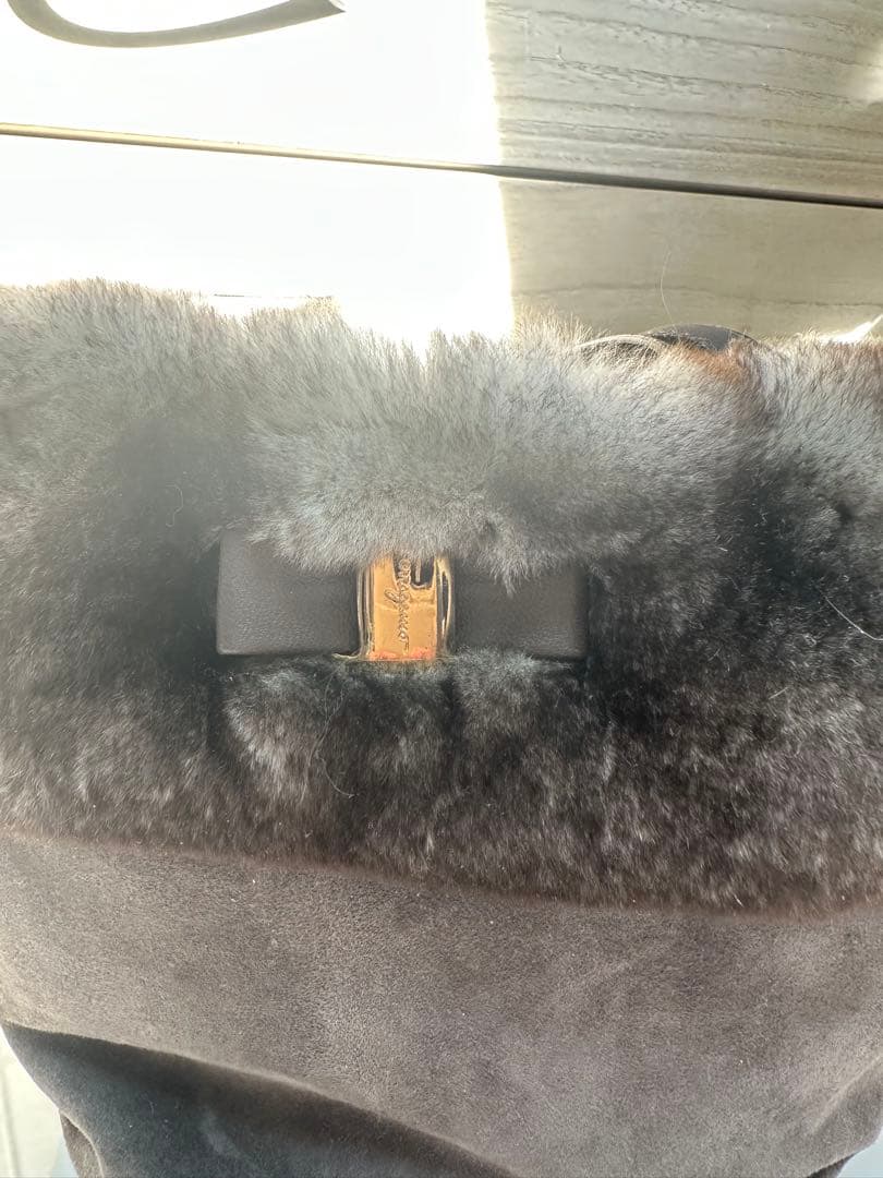 値下げしました！フェラガモのファーバック