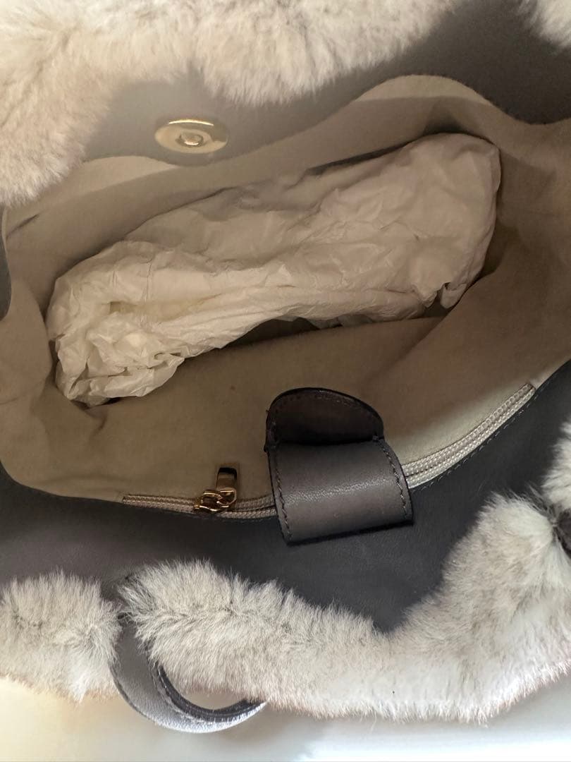 値下げしました！フェラガモのファーバック