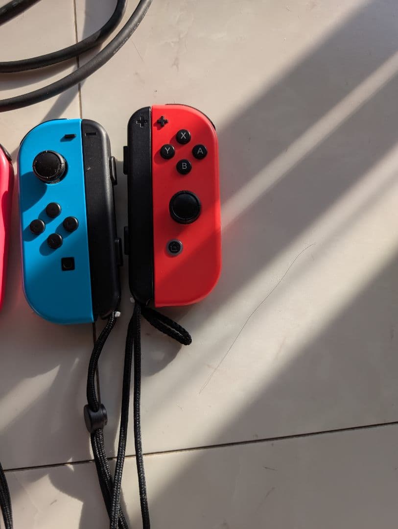 Nintendo Switch 本体 + Joy-Con 6個