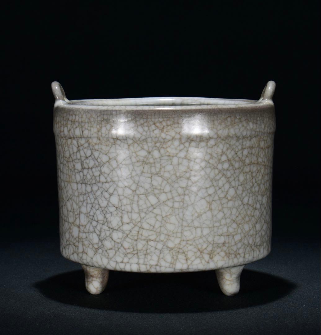 旧蔵　宋代 哥窑 青白釉 双耳三足炉 貫入美香炉・文房具置物