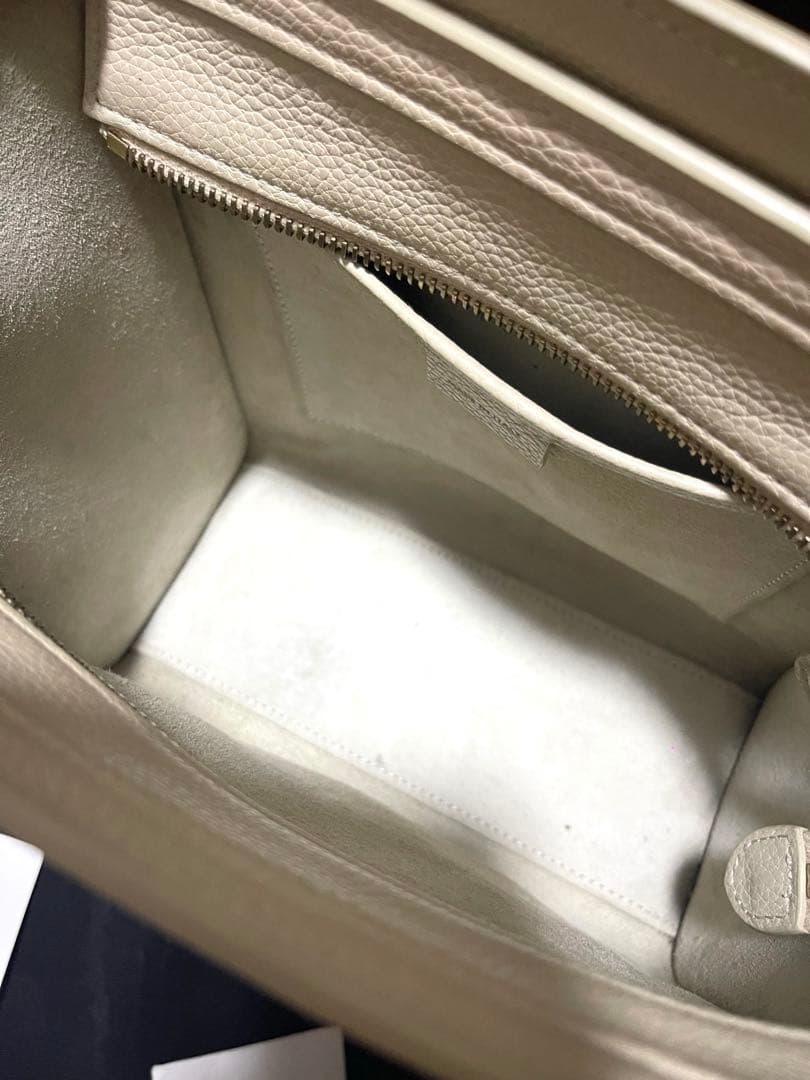 美品！！　CELINE ホワイト ラゲージナノ 189243DRU セリーヌ