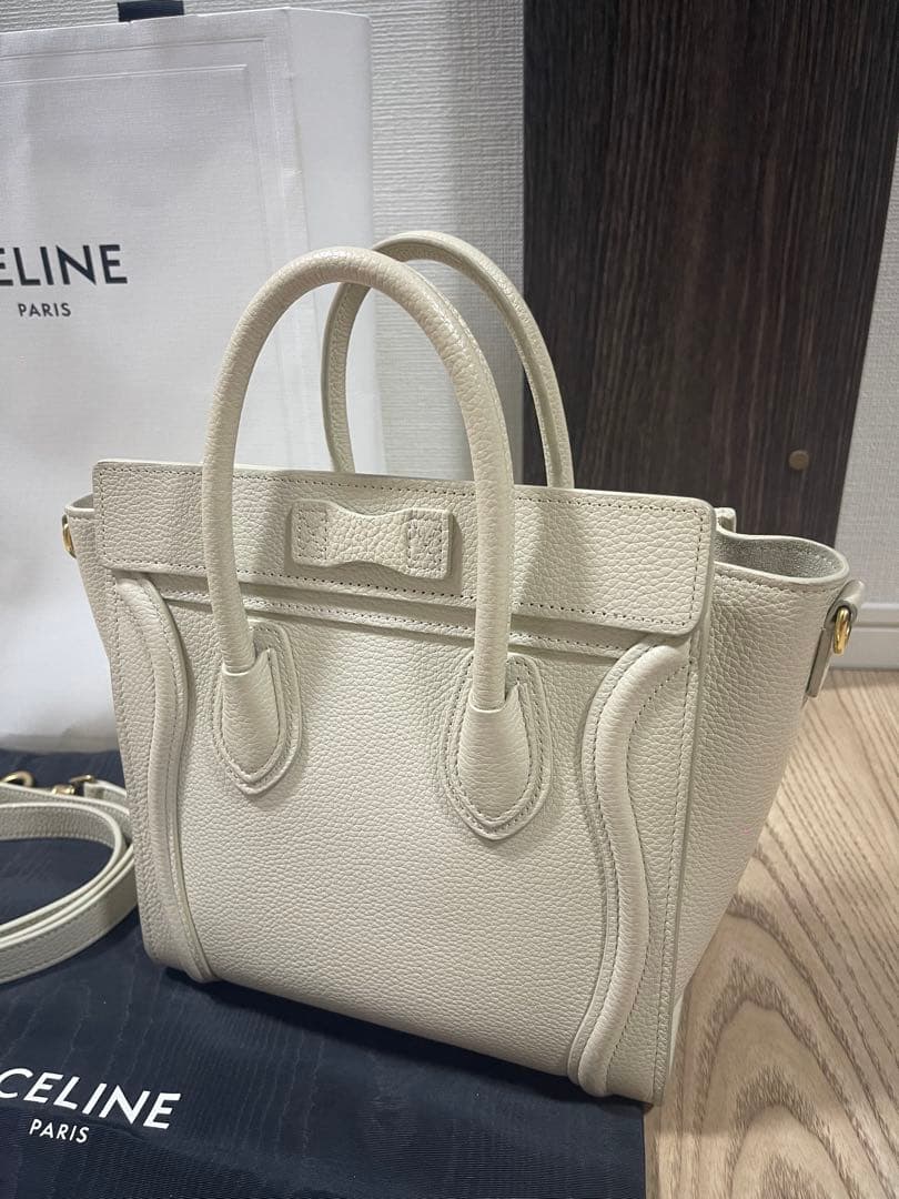 美品！！　CELINE ホワイト ラゲージナノ 189243DRU セリーヌ