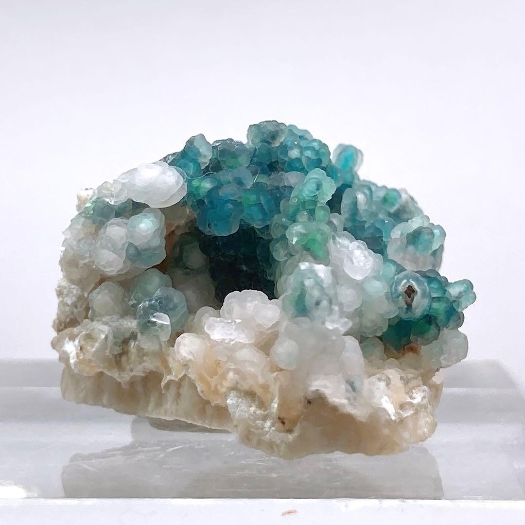 鳩*子様 『2022年発見』　クリソコラインカルセドニー　原石　鉱物標本　天然石