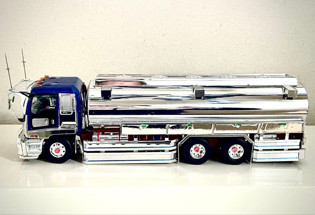 1/32 いすゞ大型タンクローリー メッキ「危」 特殊車両 デコトラ プラモデル