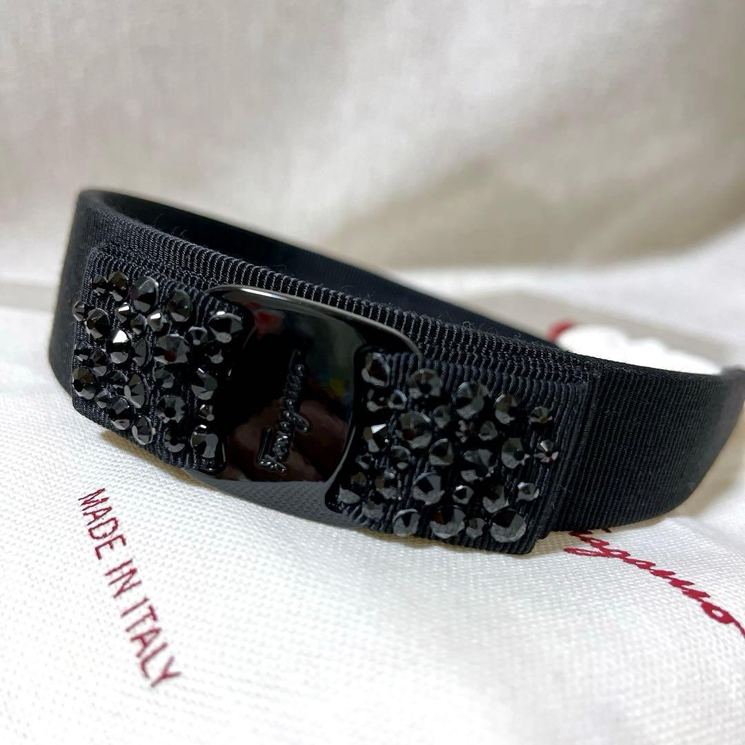 サルヴァトーレフェラガモ ヴァラリボン カチューシャ ビジュ ストーン ブラック