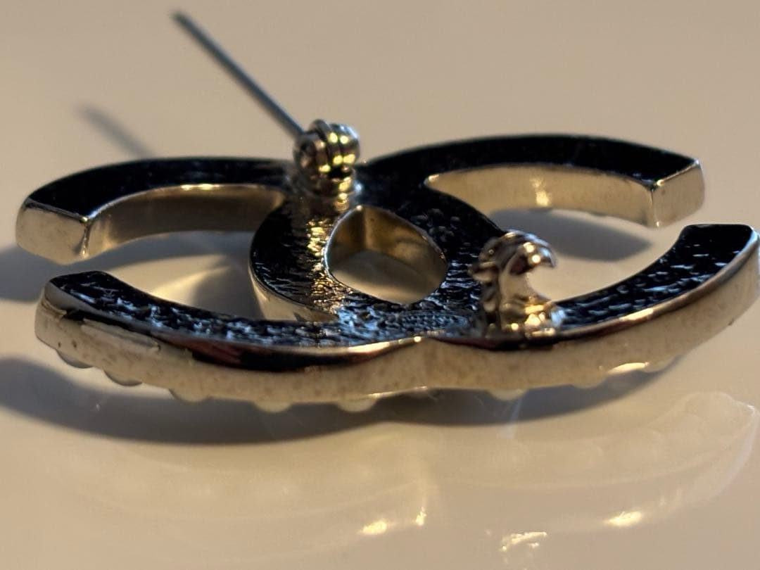 CHANEL CCロゴ ヴィンテージ ブローチ パール風 装飾付き