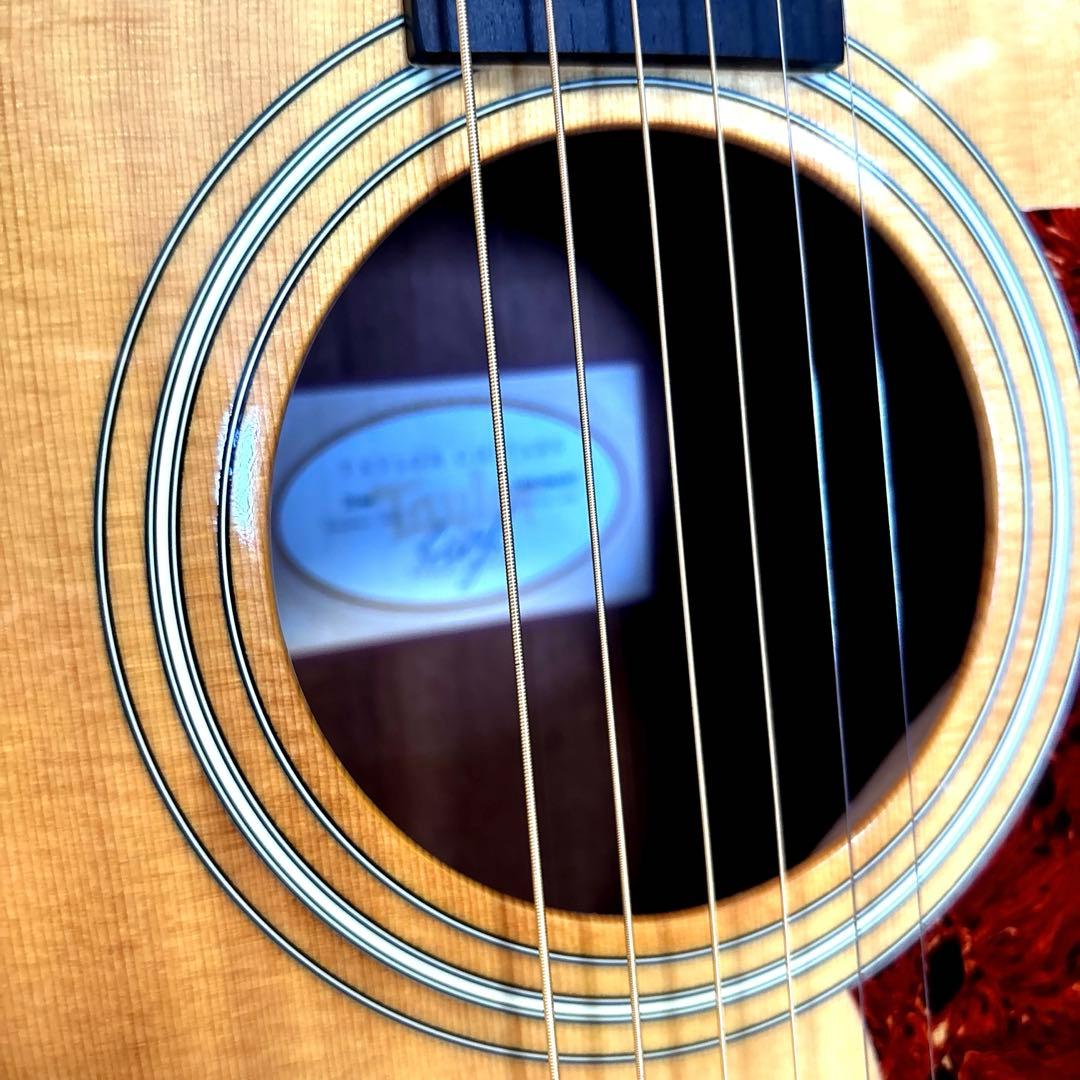 Taylor アコースティックギター 214e