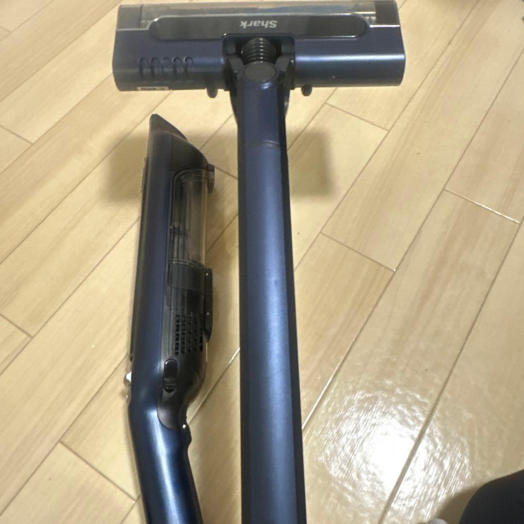 【美品】sharkスティッククリーナー本体 ダークブルー 【送料無料】