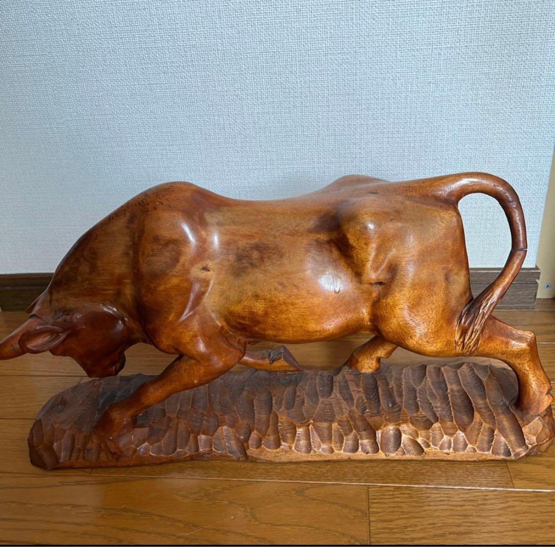 【縁起物】一本 木彫り 牛 重厚感 置物 風水 オブジェ