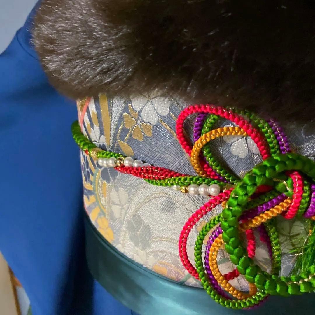 振袖フルセット　めずらしい青色が会場で目を引くファー付き　スタイリッシュ　成人式