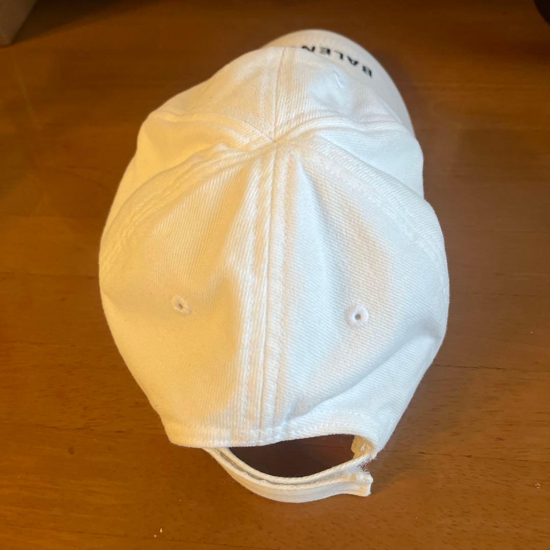 BALENCIAGA ホワイト ベースボールキャップ　バレンシアガ