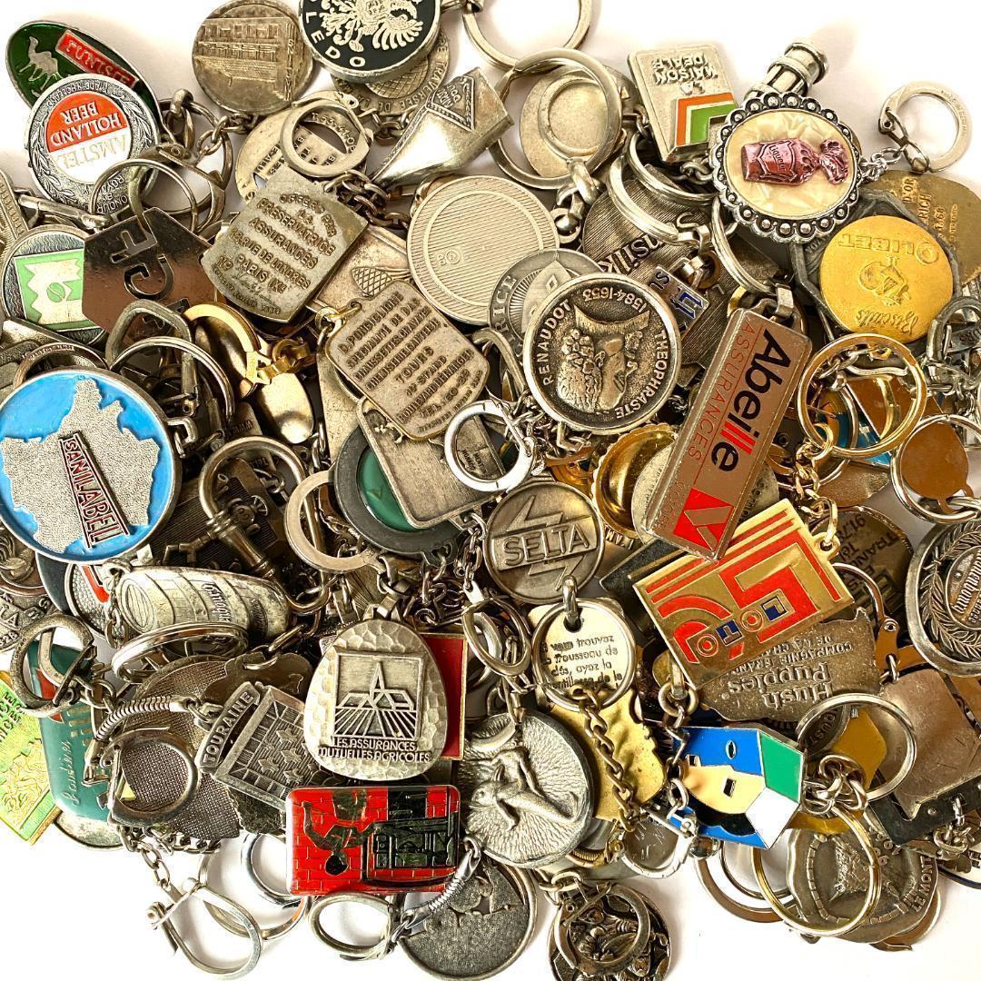 100個！フランス ヴィンテージ キーホルダー 金属製 メタル まとめ売り D4