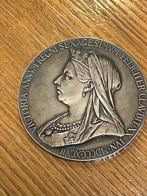 【ビクトリア女王ダイヤモンドジュビリー 銀メダル　１８３７－１８９７】