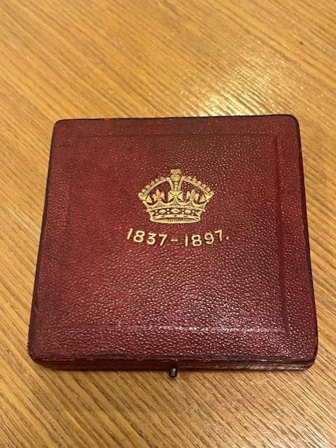 【ビクトリア女王ダイヤモンドジュビリー 銀メダル　１８３７－１８９７】