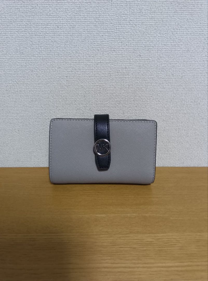 マイケルコース／新品未使用 二つ折り財布 保存袋付き