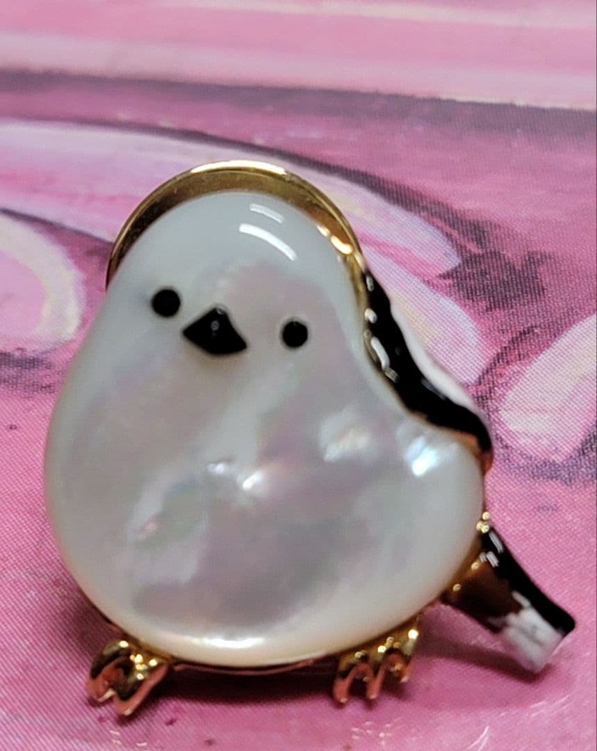 ヴァンドームブティック　 ピンブローチ　白蝶貝　シマエナガ　ブローチ